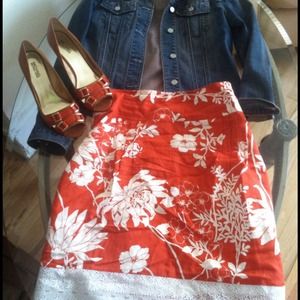 Lovely in lace...Anne Taylor lace trimmed skirt