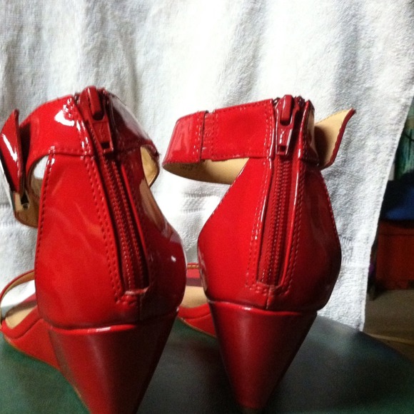 Red wedge👠👠SOLD👠👠 - Picture 3 of 4