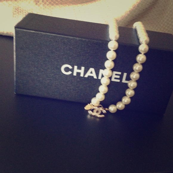 Sold❤️Price ✂️Gorgeous pearl statement necklace