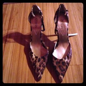 GUESS👠👠👠 cheetah print heels $25