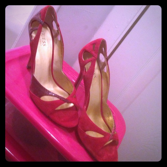 Cute red guess shoes!
