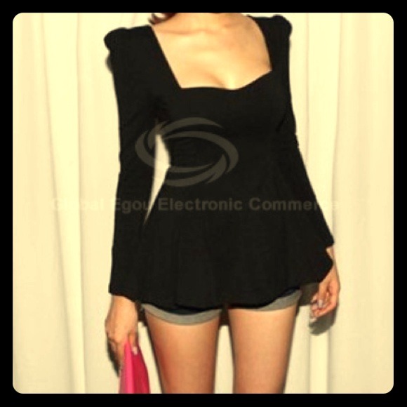 Black square neck glamour peplum top w puff sleeve