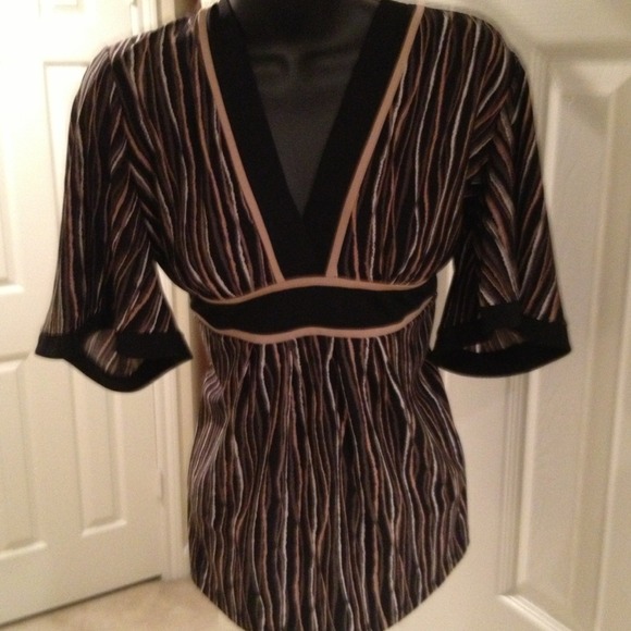 ❌❌SOLD BCBG  MAXAZRIA Fun Top⭐⭐