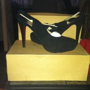 Look a like Christian Louboutin heals