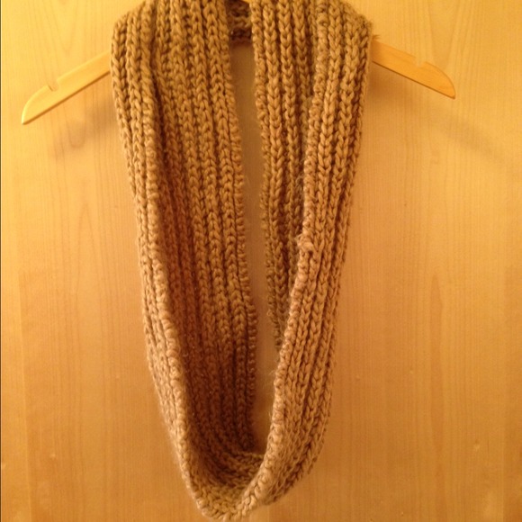 Scarf - Picture 1 of 2