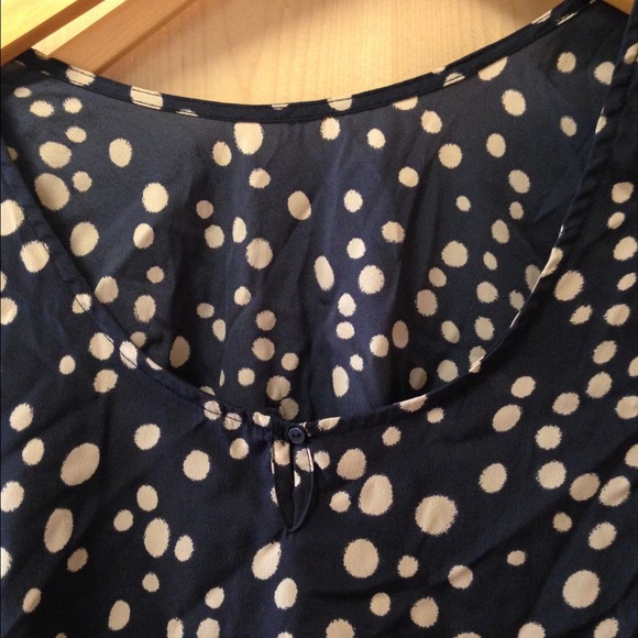 Top - Picture 2 of 2