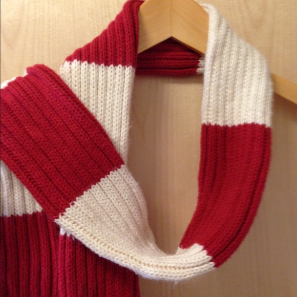 Scarf - Picture 2 of 4
