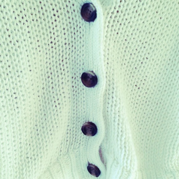 Sweater - Picture 4 of 4