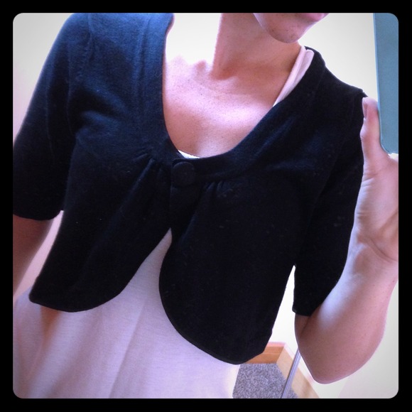 Black 1/4 sleeve throw over sweater