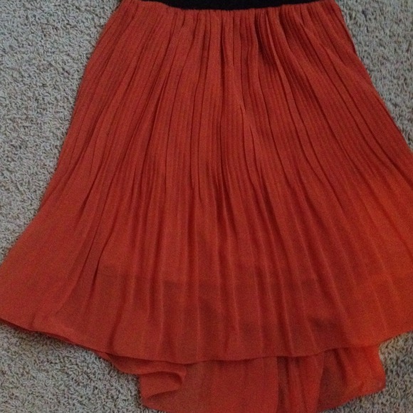 Lacy dress - Picture 2 of 4