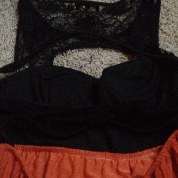 Lacy dress - Picture 4 of 4