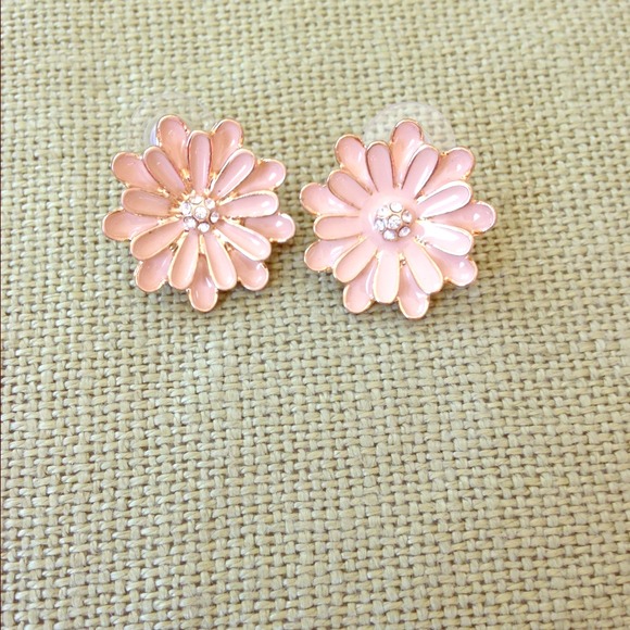 NEW Pink Flower Earrings