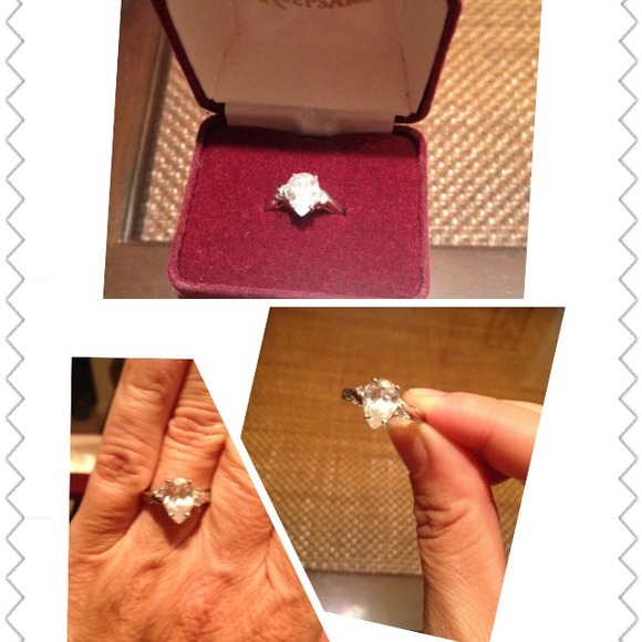 Stunning  CZ Ring!!💍