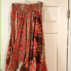 Beautiful maternity skirt w/ vibrant fall colors