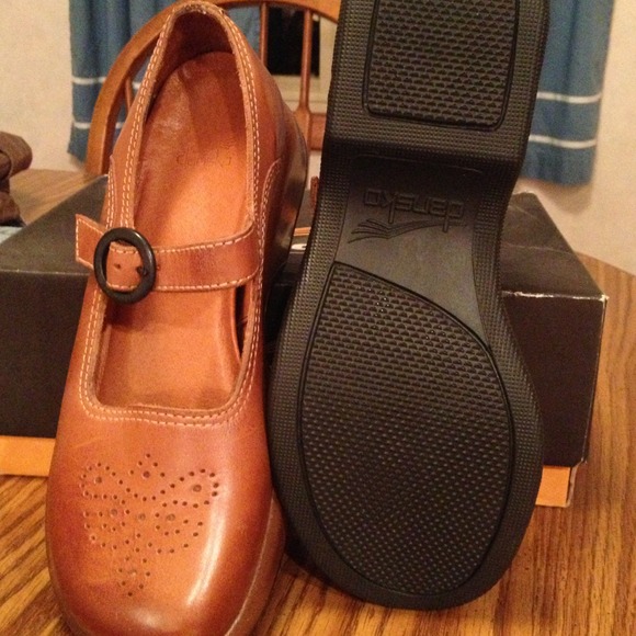 SOLD brand new with box Dansko Jade Shoes SOLD - Picture 2 of 2
