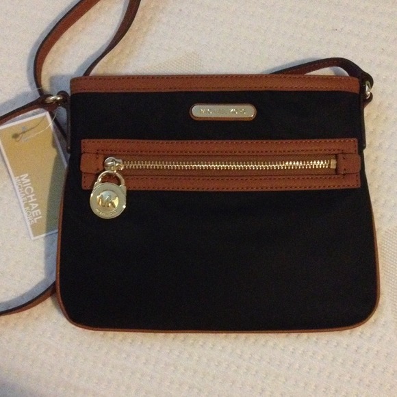 **HOLD***Authentic Michael Kors Cross-body Bag