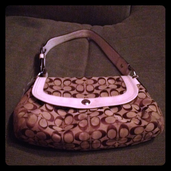 Authentic coach bag**RESERVED