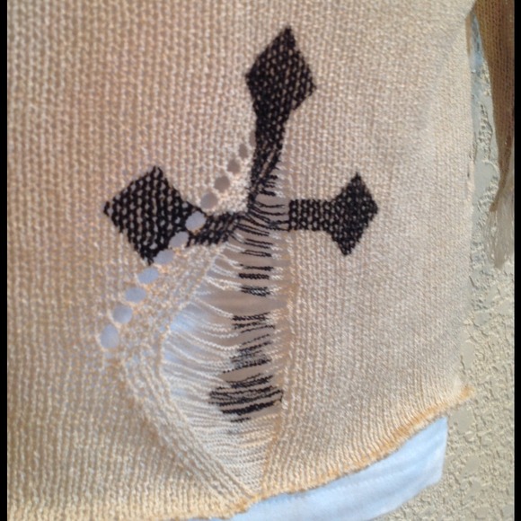 🎀SOLD IN BUNDLE🎀Distressed Cross Sweater - Picture 3 of 3