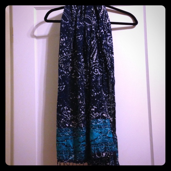 Bundled!!! NWOT LOFT lightweight scarf