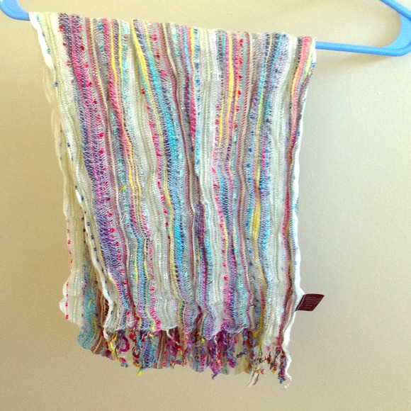 Urban Outfitters Accessories - 🎉HP🎉 NWOT UO colorful thin tassel scarf