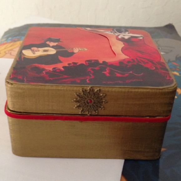 TRADED Hand-made boxes! - Picture 2 of 3