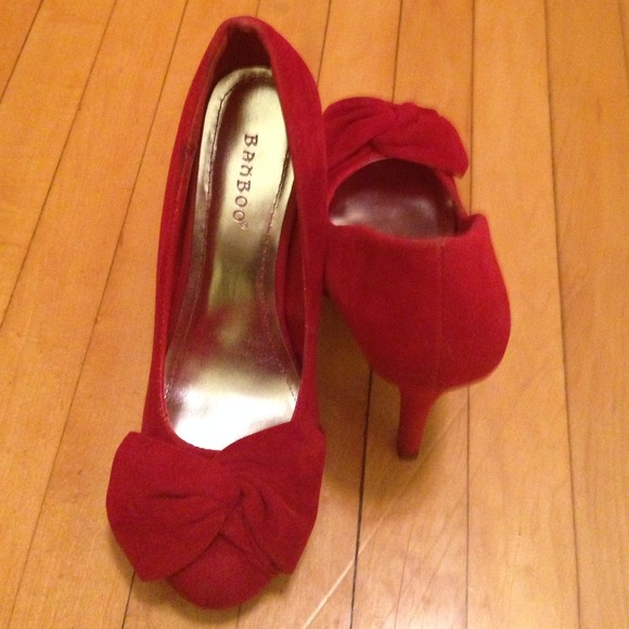 Size 8 red suede pumps