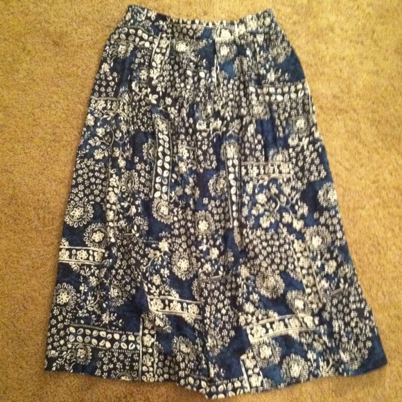 Boho navy's me white floral skirt