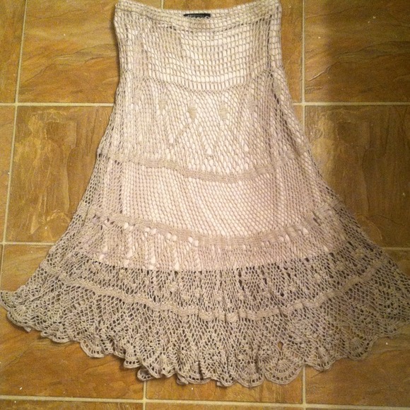 Crochet beige skirt TRADED