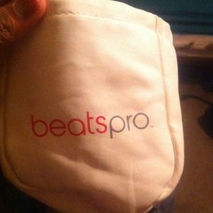 Beats by Dre Pro case holder