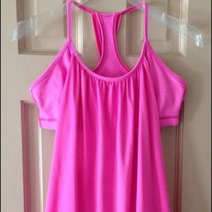 🚫sold🚫NWOT Rare Pow Pink no limit tank 4