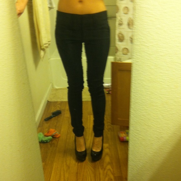 ❌Gone❌Super cute skinny leg black pants