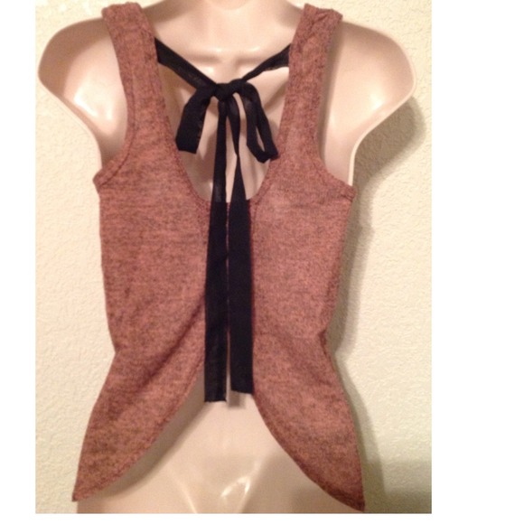 ON HOLD❤️OWL TANK W/ BOW BACK! - Picture 2 of 2