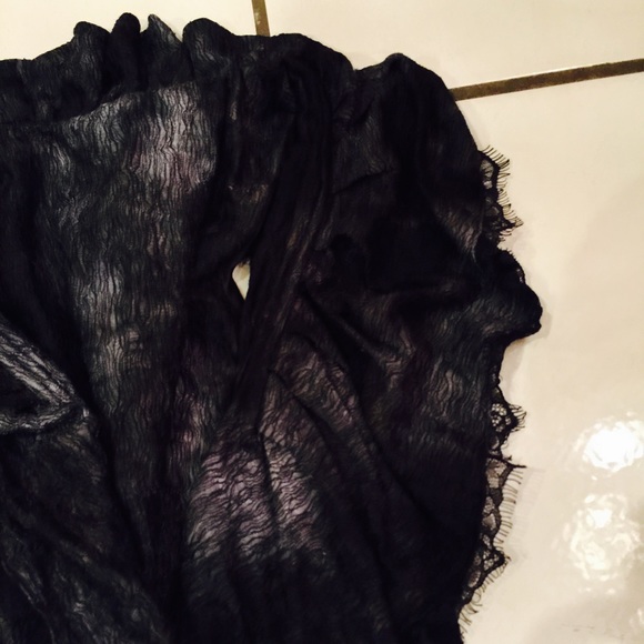 Lacy wrap top from Buckle - Picture 4 of 4