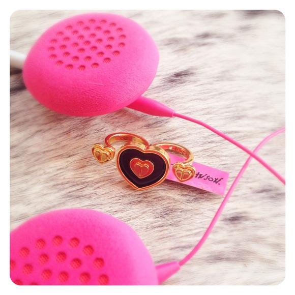 Betsey Johnson Jewelry - Betsey Johnson Heart Double Ring Betsey Johnson Jewelry - Betsey Johnson Heart Double Ring