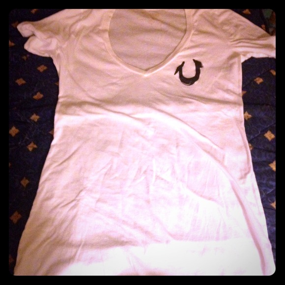 💢TRADED💢 True Religion V-neck shirt