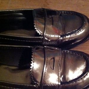 More Photos for close up Tory shoes!