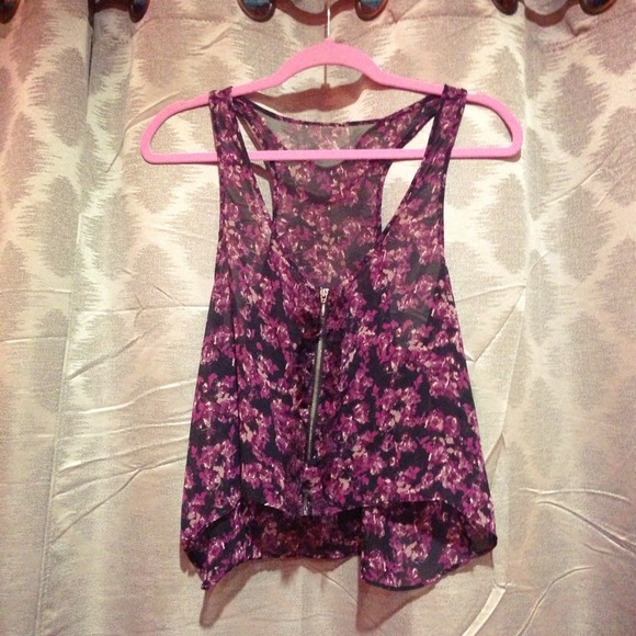 Floral top - Picture 1 of 1