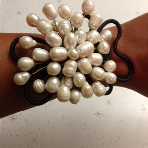 Pearl necklace and bracelet wedding set