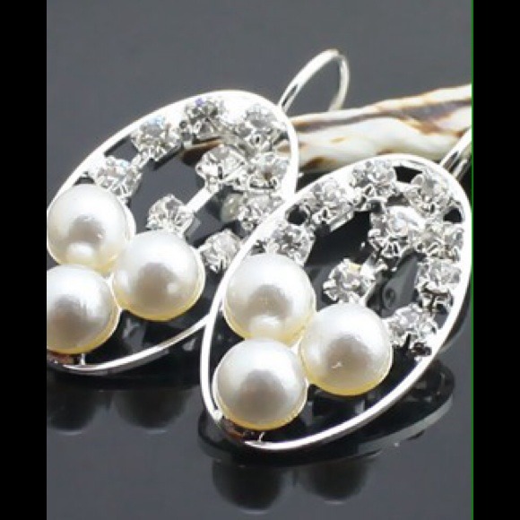 Jewelry - Hold Inventory Check 1 Silver-tone Rhinestone
