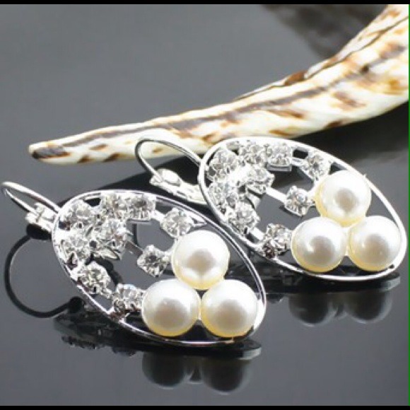 Hold Inventory Check 1 Silver-tone Rhinestone - Picture 2 of 2