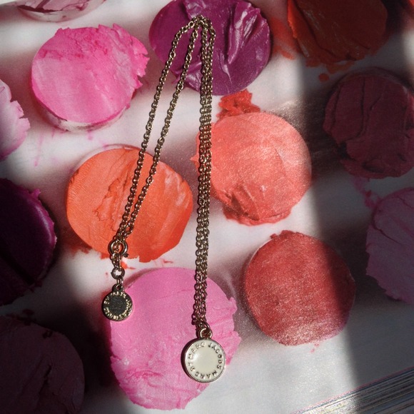 🎈🎉HP🎊BUNDLED🎈🎉MARC JACOBS Small Disc Pendant - Picture 2 of 4