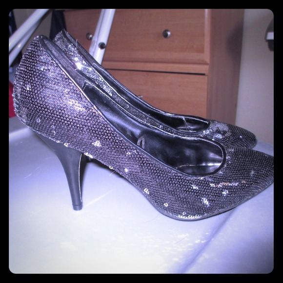 ❌SOLD❌ Black Sequin Sparkly Heels, NWOT