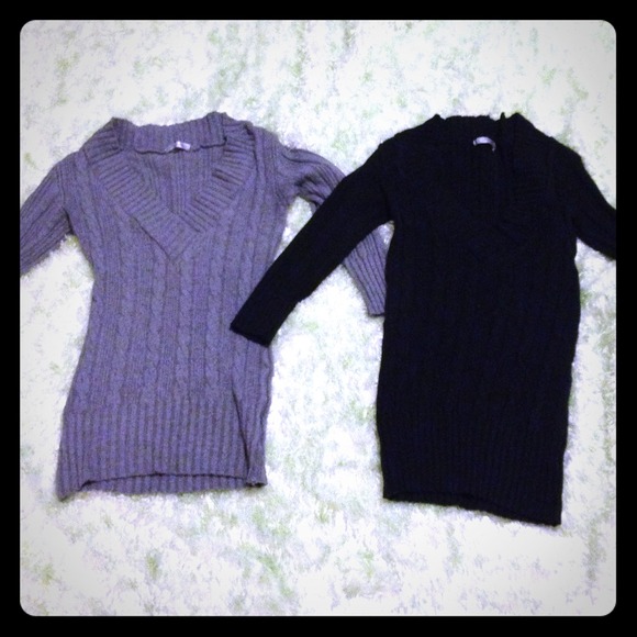 Black half sleeve sweater.