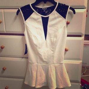 ⚡temp reduced⚡Sexy lace top! Nwt