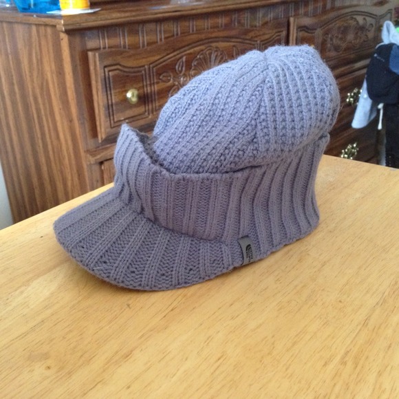 Grey northface hat