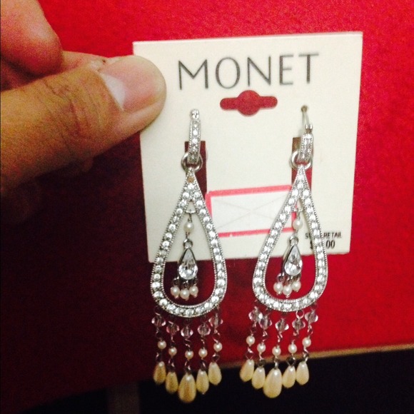 SOLD-----Vintage chandelier earrings