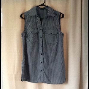Trading with @ram511:Sleeveless button up