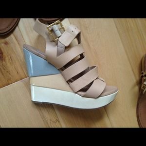 NWT Diane Von furstenberg platform sandal
