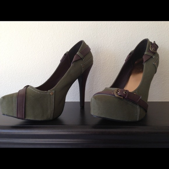 ❌SOLD❌Pumps with hidden platform - Picture 3 of 4