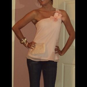 ❌SOLD❌Pink one shoulder Top